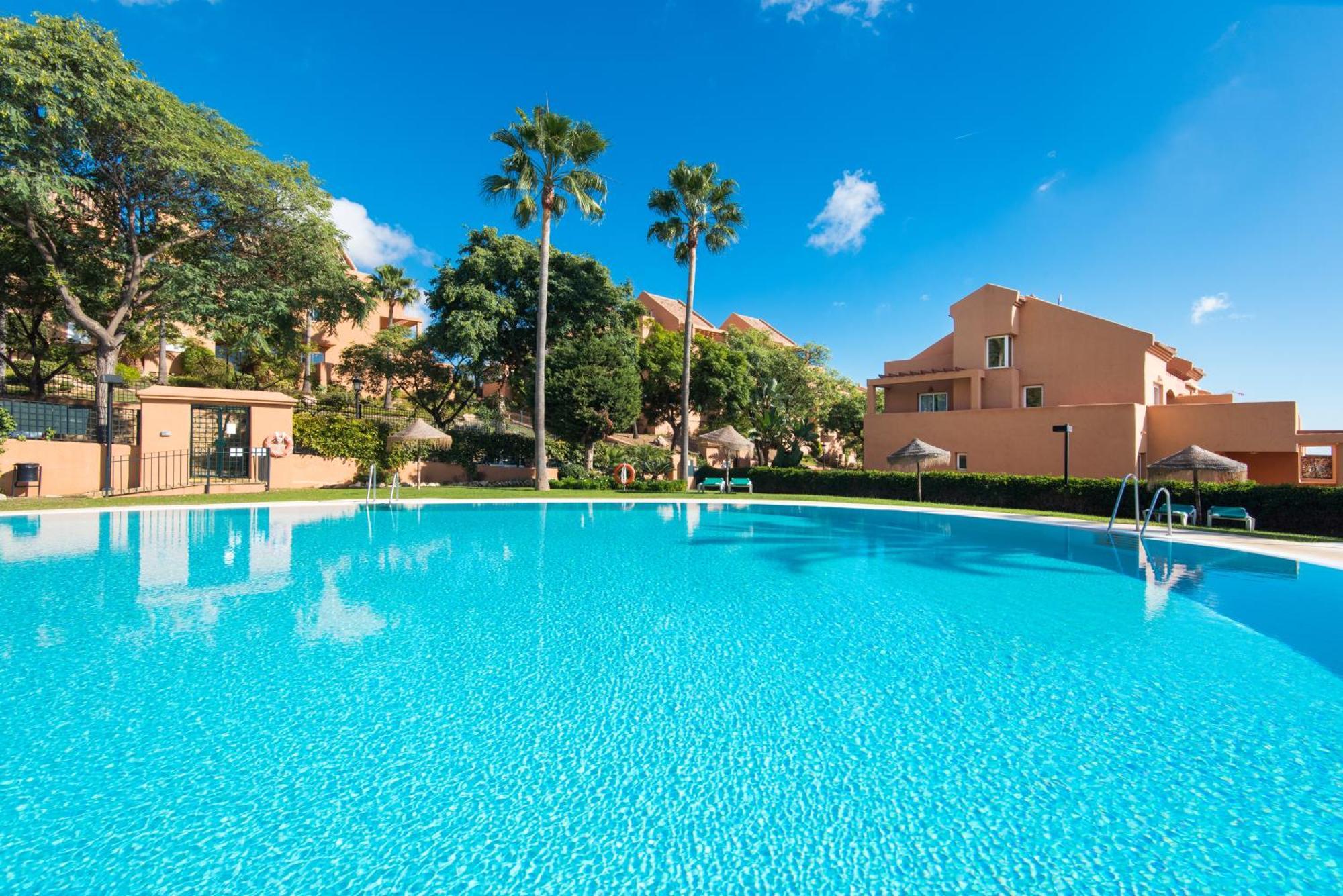 Rentandhomes Penthouse Elviria Golf Марбелья Экстерьер фото