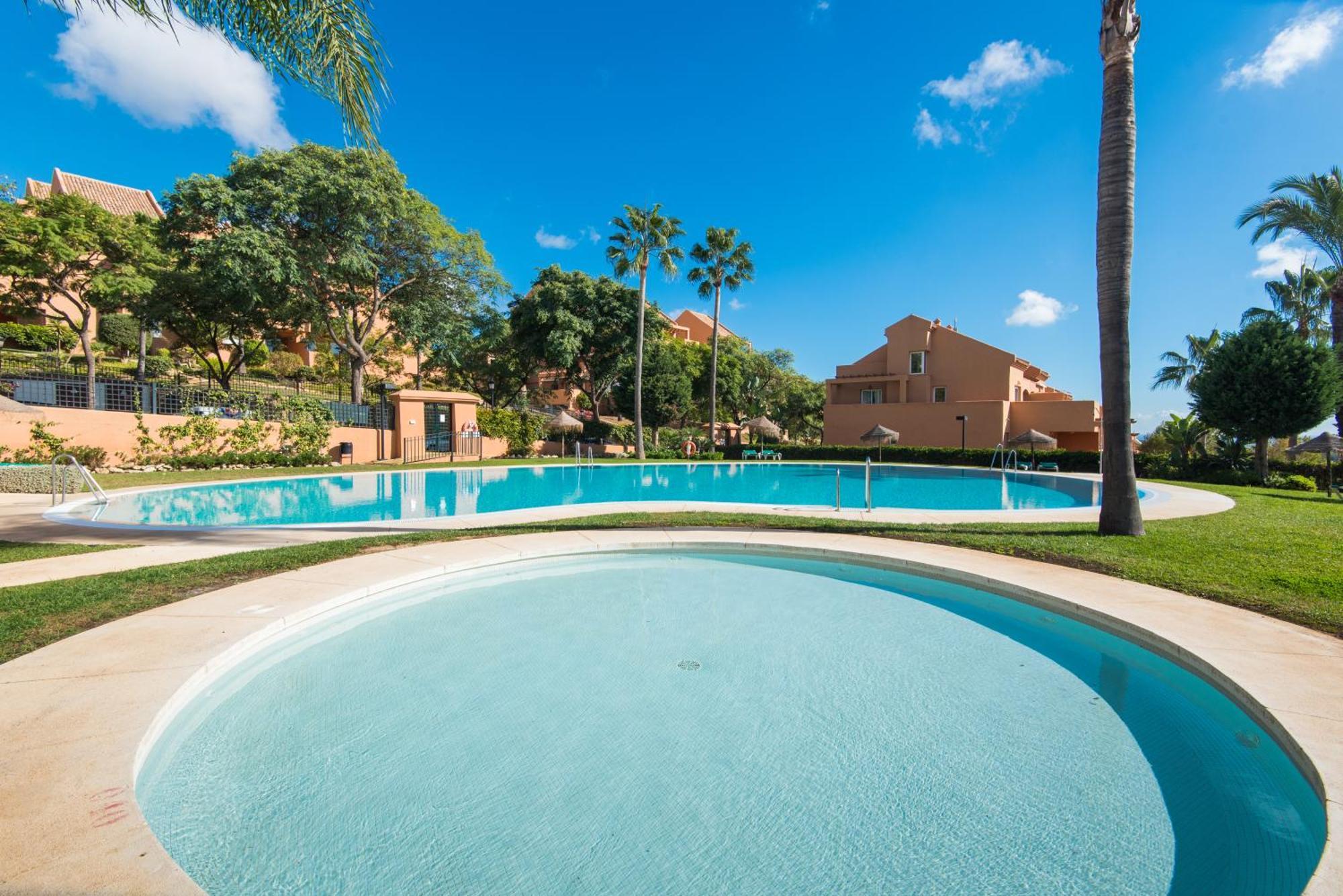 Rentandhomes Penthouse Elviria Golf Марбелья Экстерьер фото