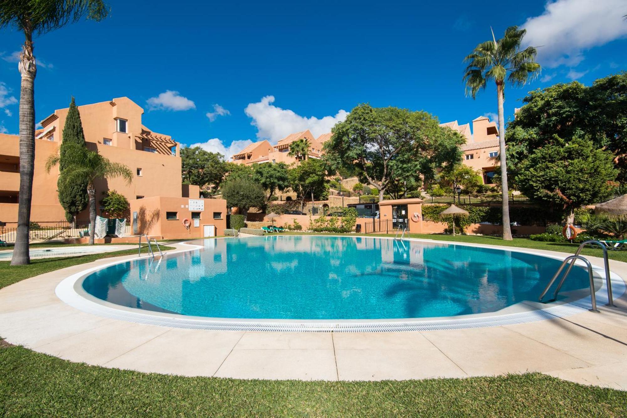 Rentandhomes Penthouse Elviria Golf Марбелья Экстерьер фото